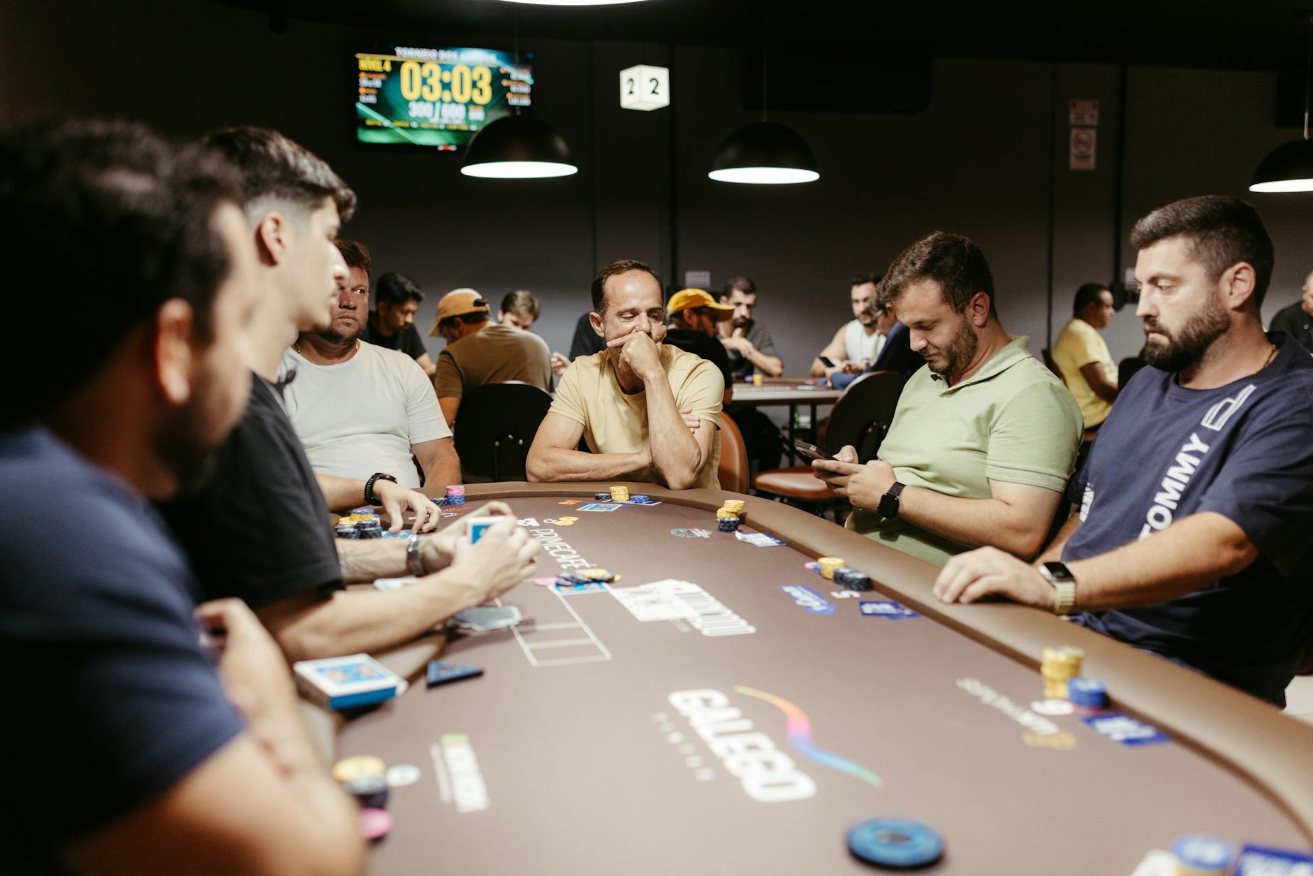 Chơi postflop thông minh: value bet, c-bet và bluff đúng lúc