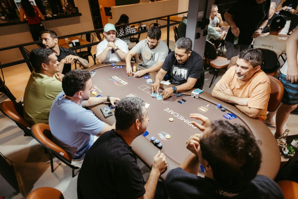 cach quan ly von khi choi poker 3